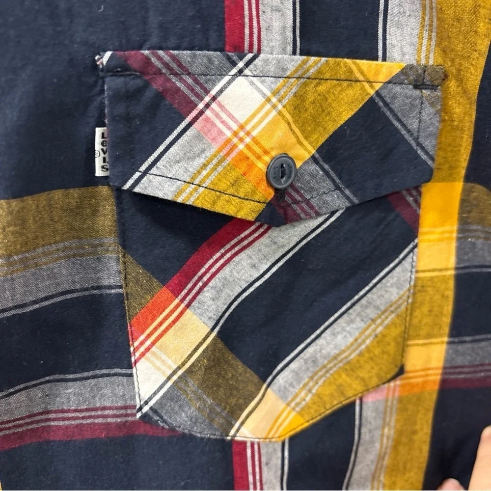 Levi’s Men’s Long Sleeve Woven Button Down Size XL Total Eclipse Plaid NWT
